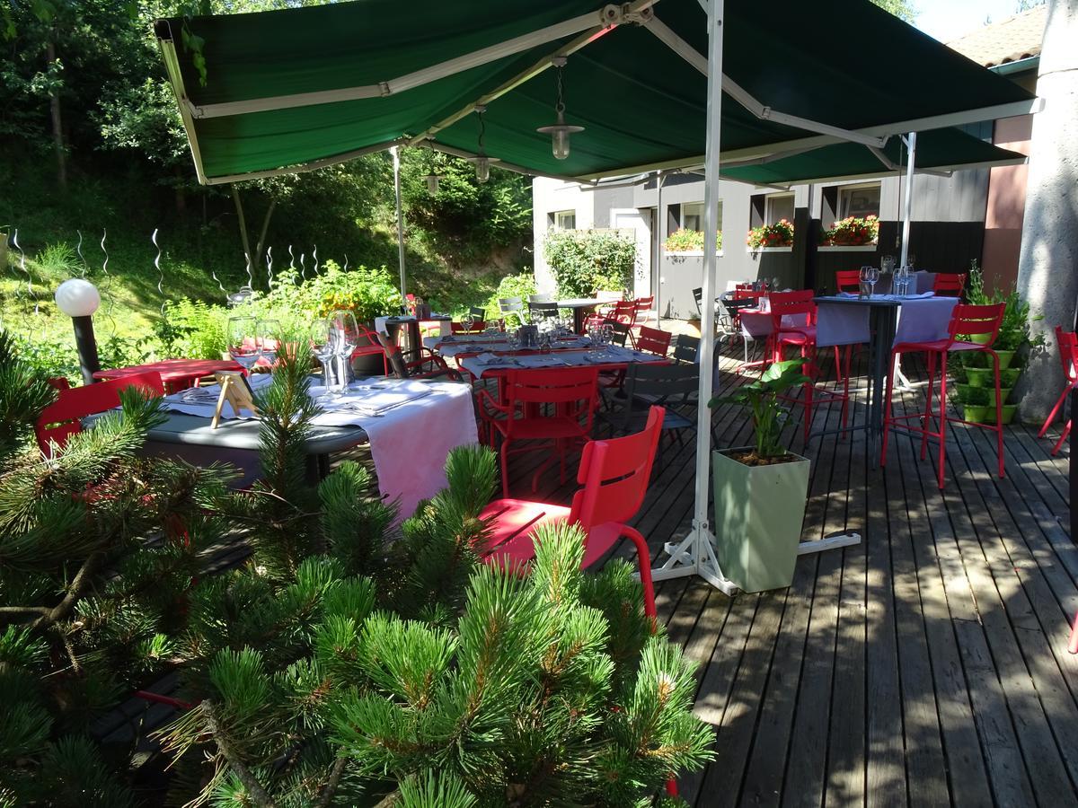Logis Hotel Restaurant La Tour Dunières Esterno foto