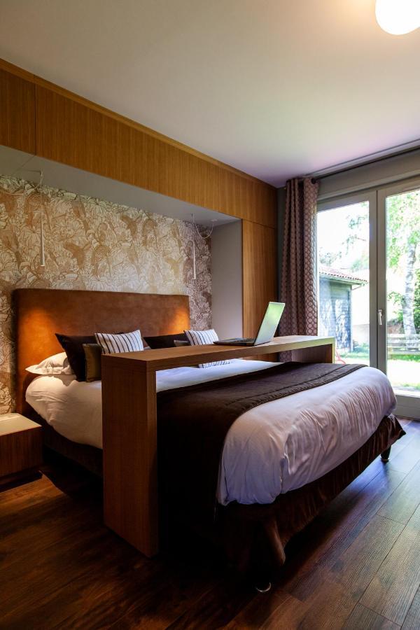 Logis Hotel Restaurant La Tour Dunières Esterno foto